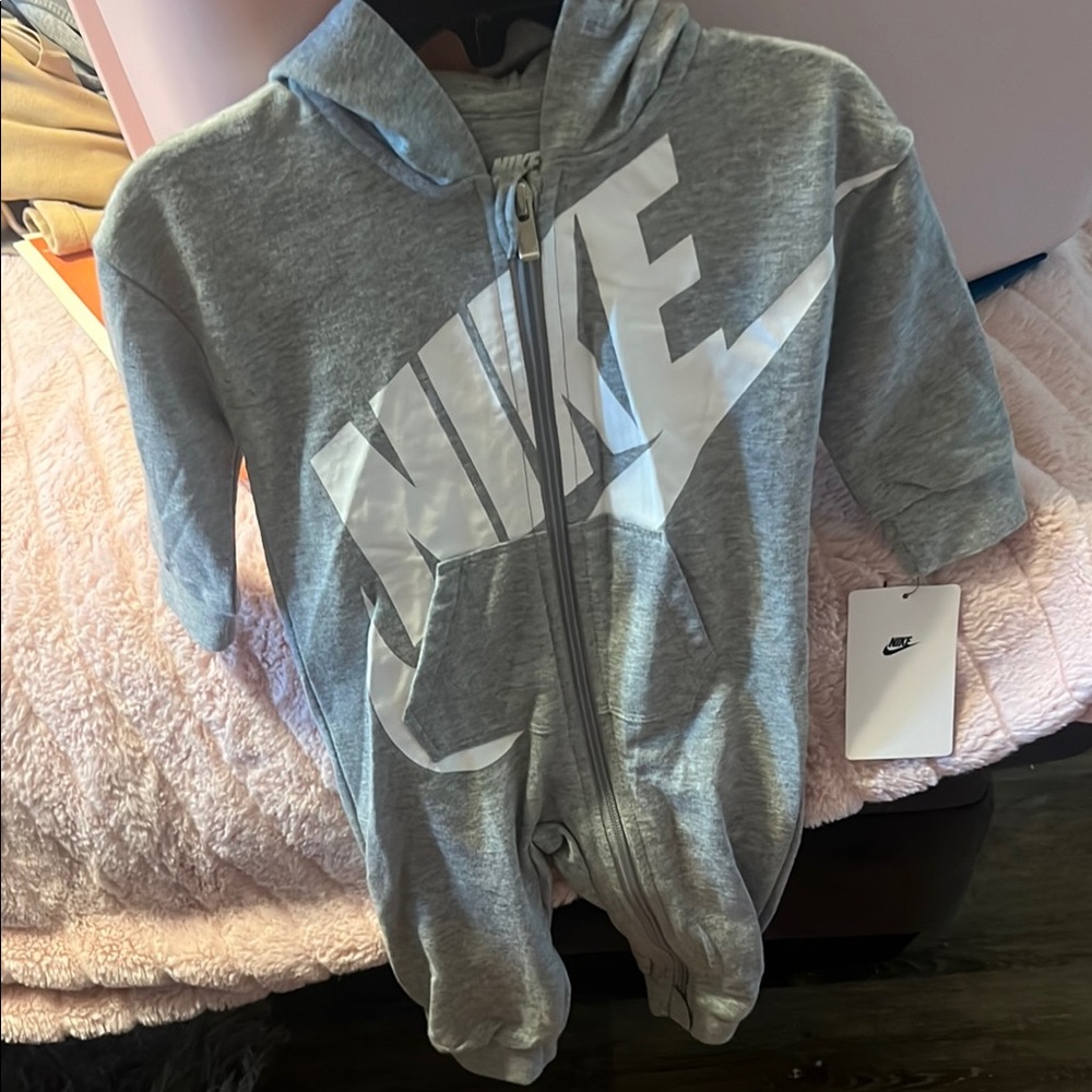 Nike Kids Gray Hooded Footie